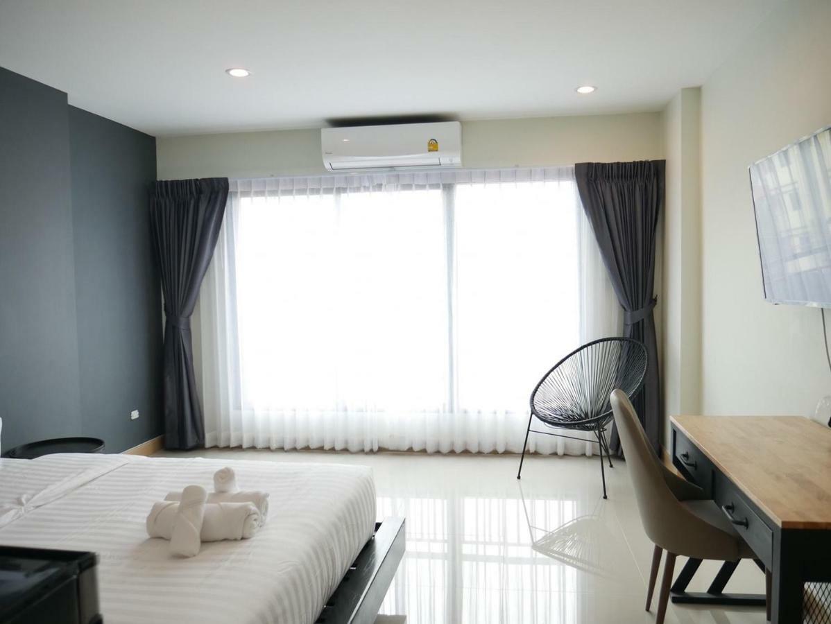 Thanks​Pama​ Bangkok Buitenkant foto